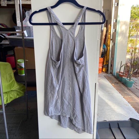 Lululemon Torque Tank - Picture 4 of 5